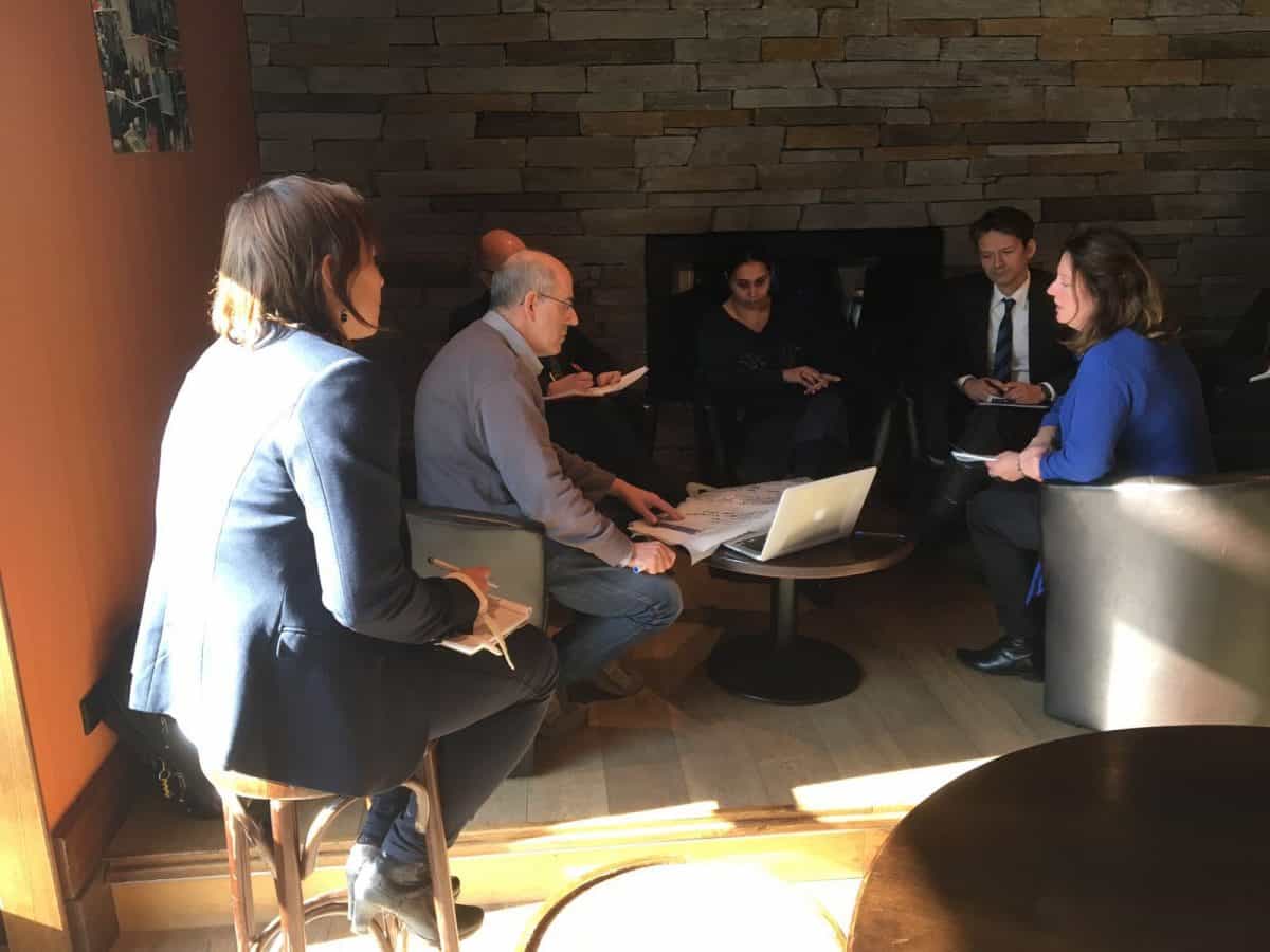 meerdere acteurs bij gemeente overheid game