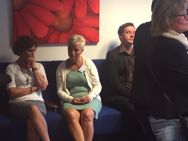 bijeenkomst met acteur undercover netwerkbijeenkomst