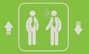 consultants oefenen met acteurs