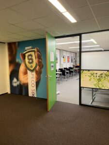 Huureenacteur en Fontys Speco sport economie werken samen -studenten leren